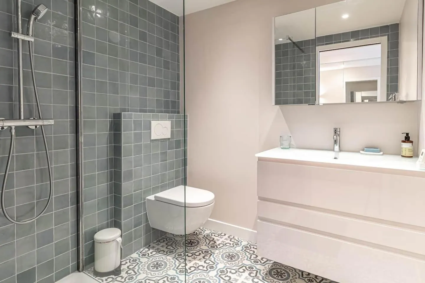 Magnificent 2-Room Apartment Sea View Roquebrune 로퀴에브륀캡마르탱